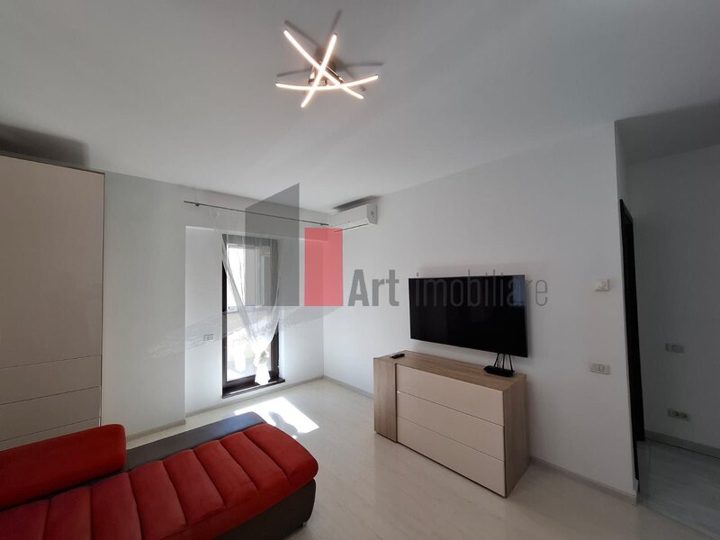 Piata Unirii, apartament bloc 2013, liber
