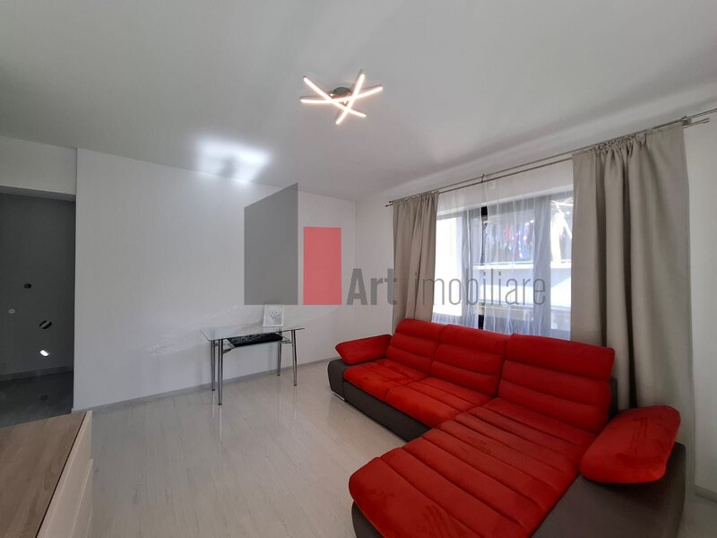 Piata Unirii, apartament bloc 2013, liber