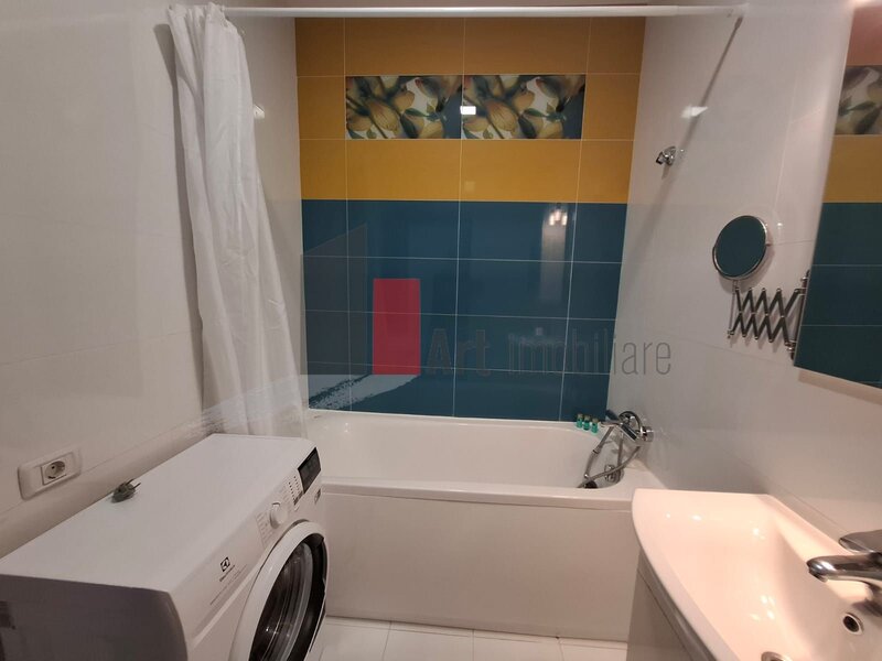 Piata Unirii, apartament bloc 2013, liber